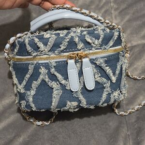 Chic Blue Textured Crossbody Bag, NEW WITHOUT TAGS